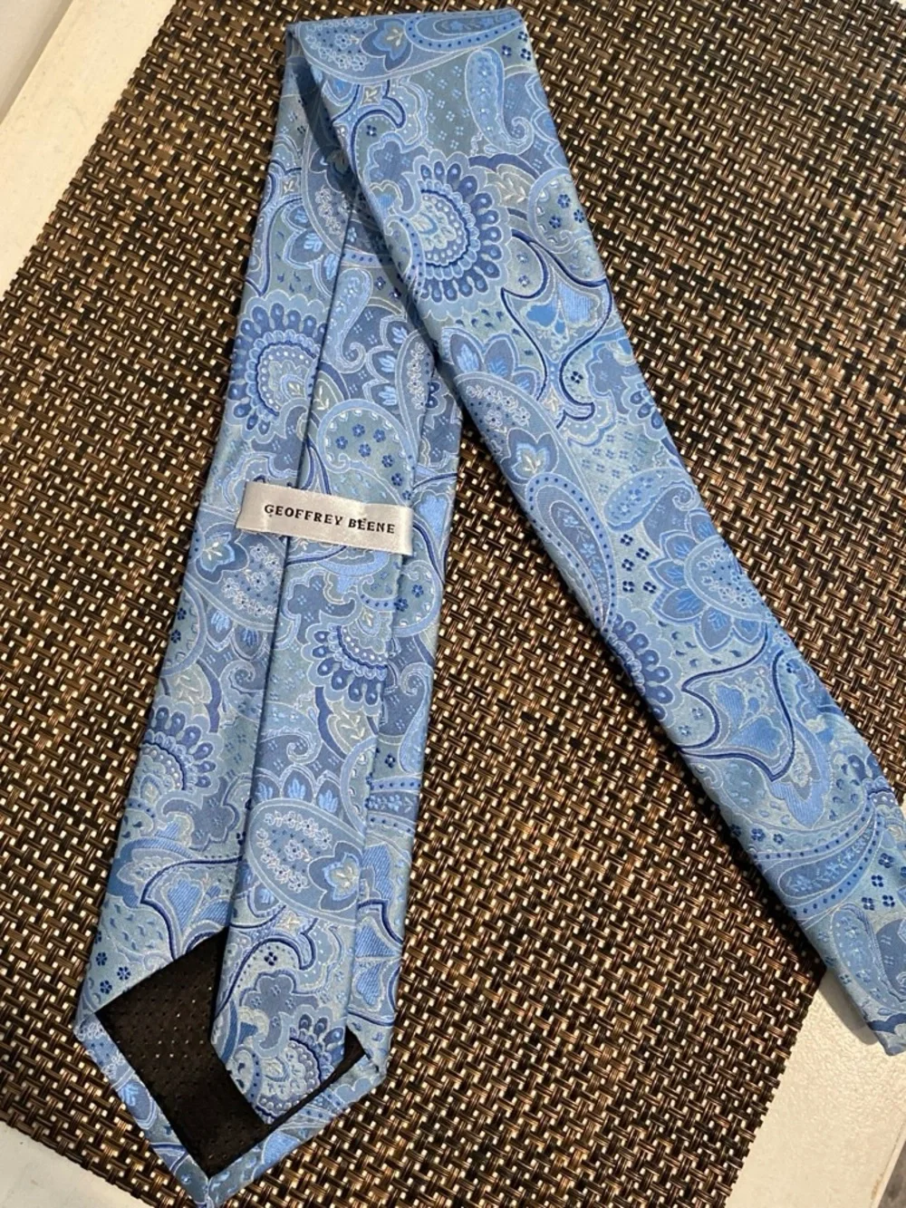 Geoffrey Beene Mens Light Blue Paisley Silk Tie